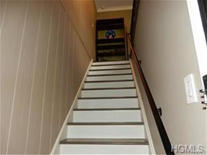 96 Sneden Pl W - Photo 3 of 28