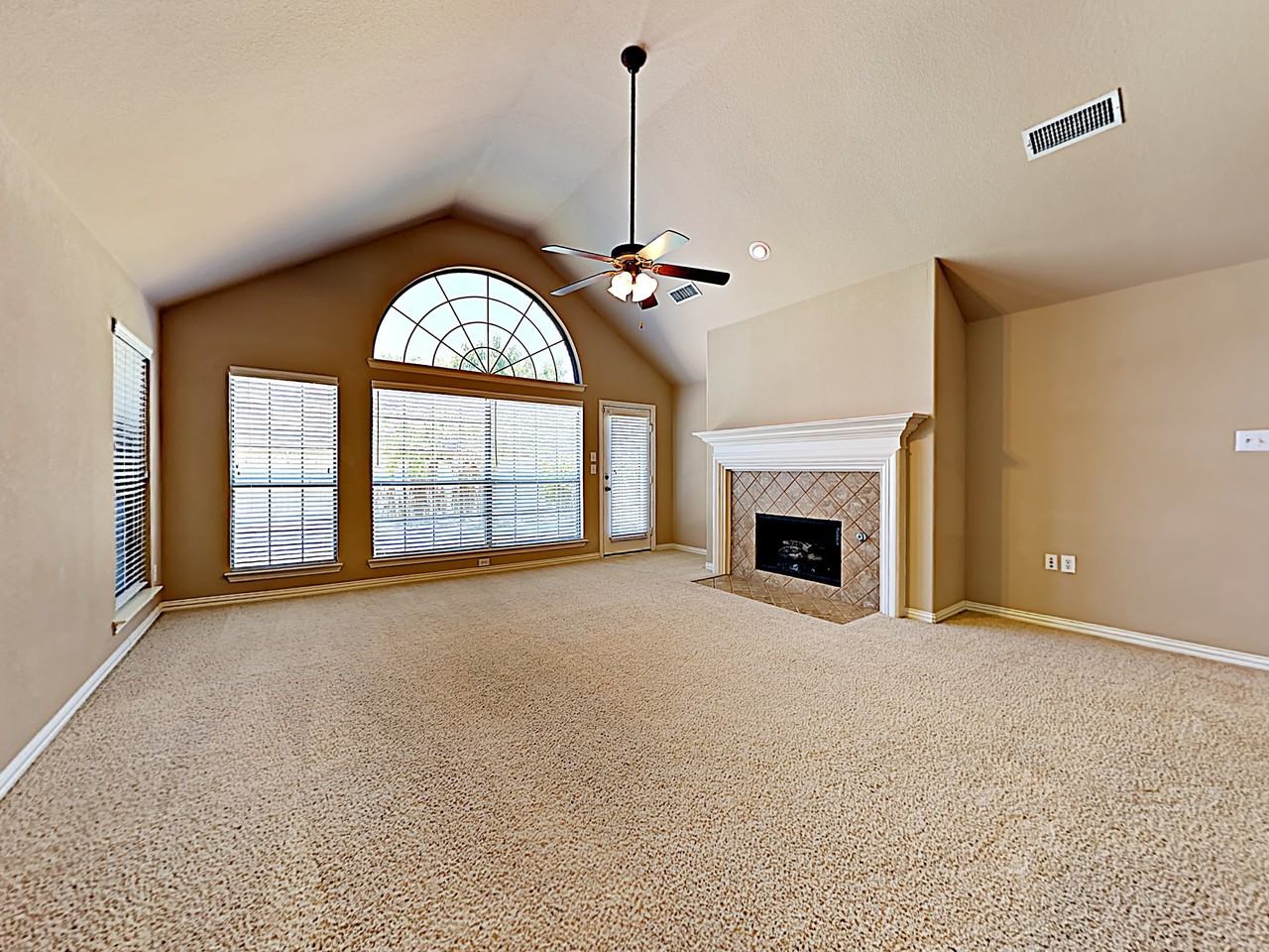 800 Golden Nugget Dr - Photo 2 of 16