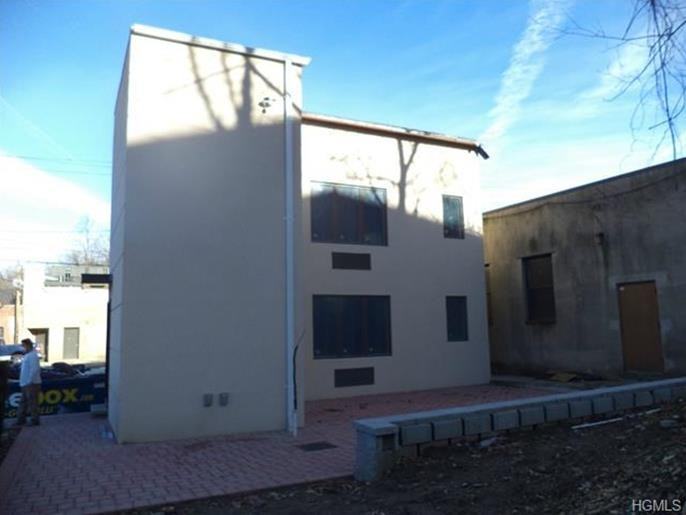 12 Center St - Photo 3 of 10