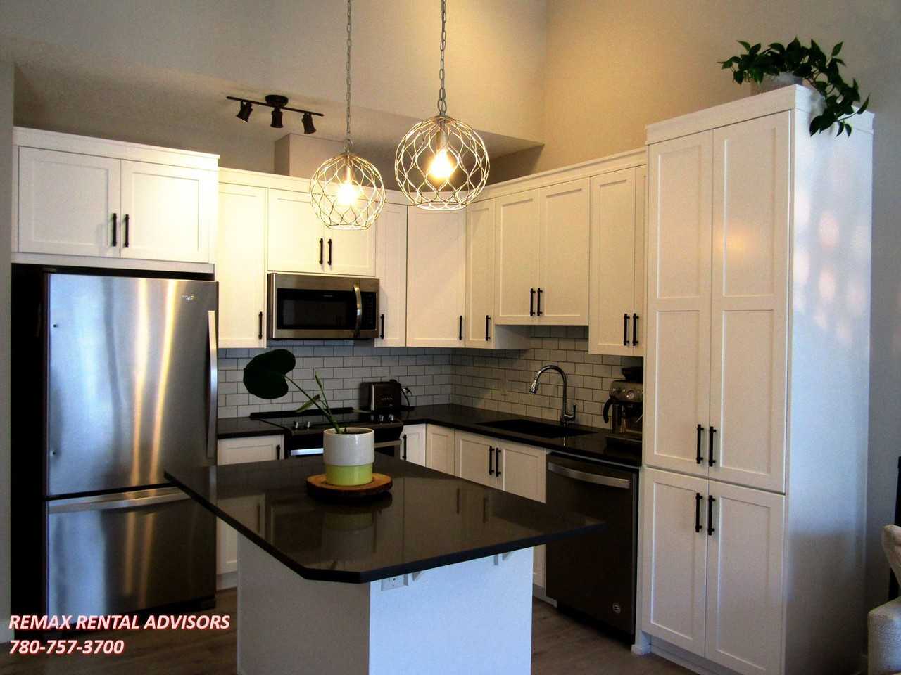 1010 Cranbrook Walk Se - Photo 2 of 18