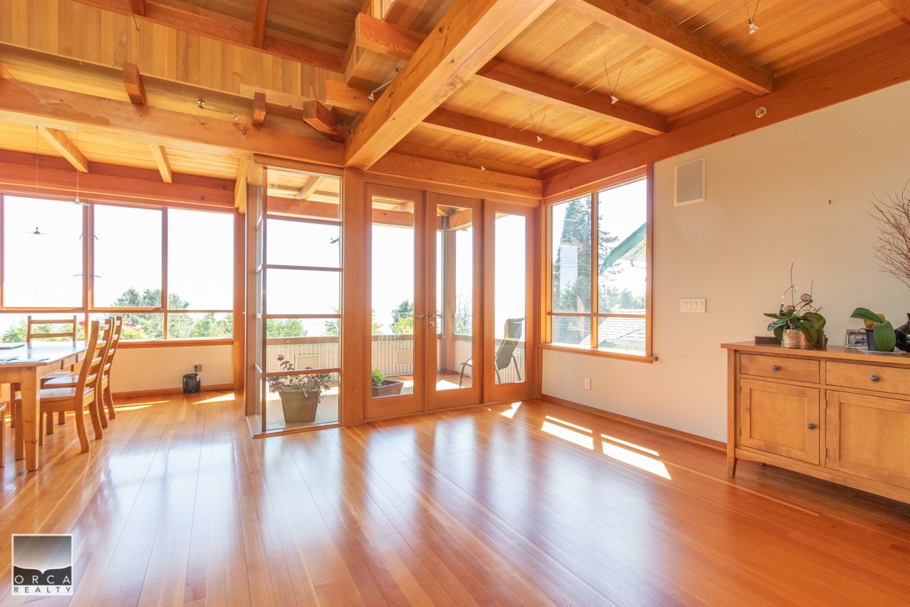 3329 Marine Dr - Photo 3 of 23