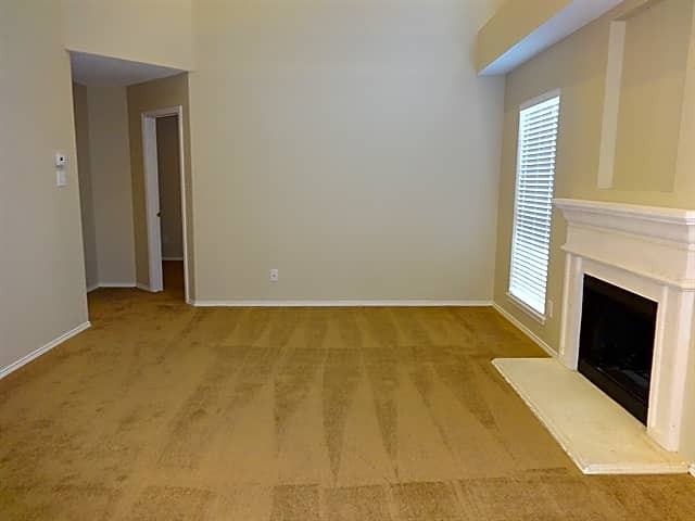 1600 Loveland Dr - Photo 2 of 17