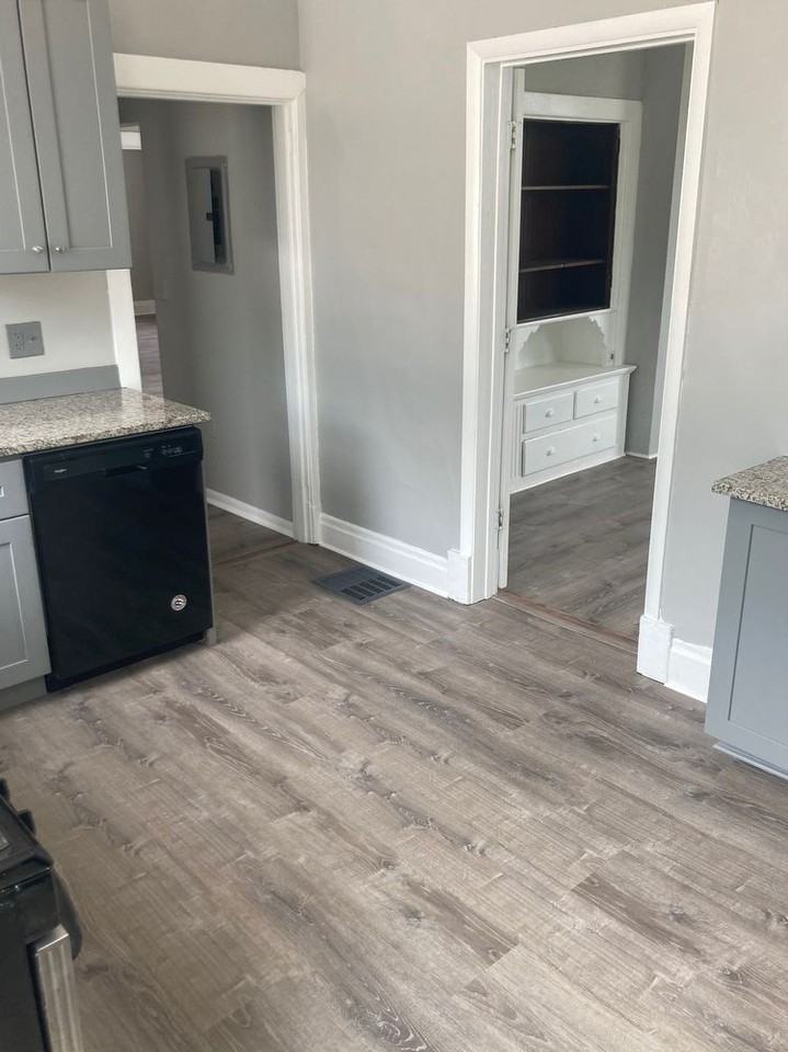 338 338 Center Avenue - 2 - Photo 3 of 11
