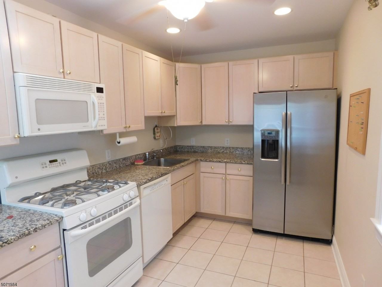 34 Breckenridge Ter - Photo 2 of 14