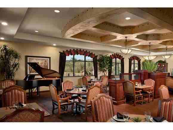 916 Canterbury Ln - Photo 3 of 9