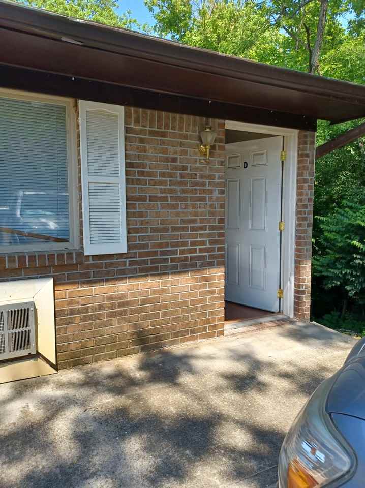 1215S Shields Ferry Rd #D - Photo 2 of 24