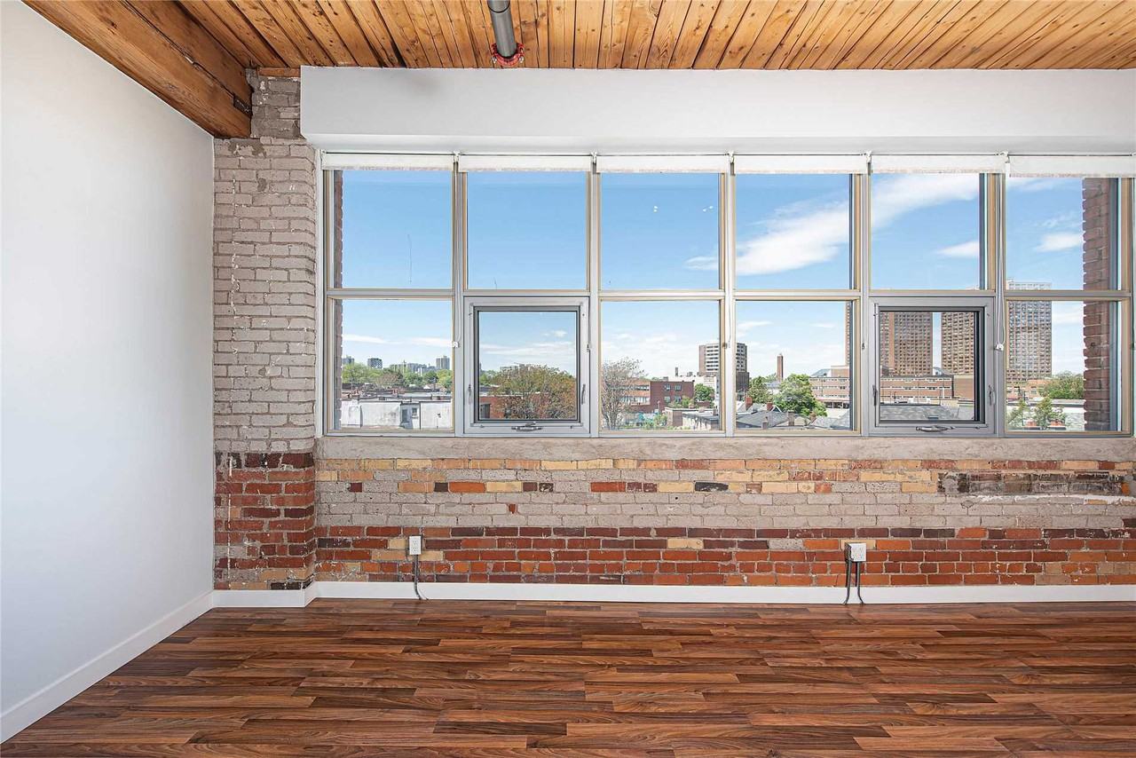 2154 Dundas Street West #502