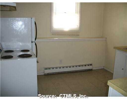 58 Yorkshire St #A - Photo 3 of 7