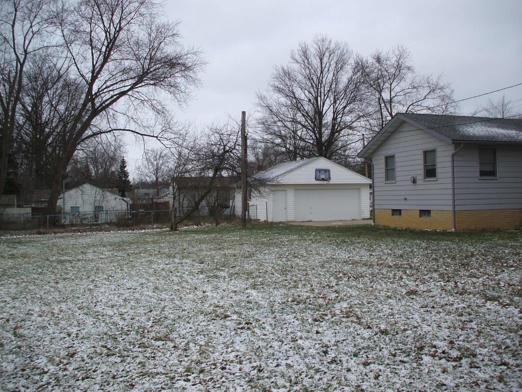 26902 Bagley Rd - Photo 3 of 16