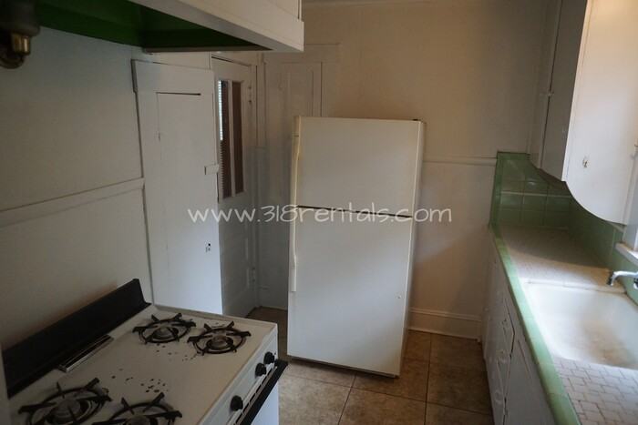 654 Columbia St - Photo 4 of 10