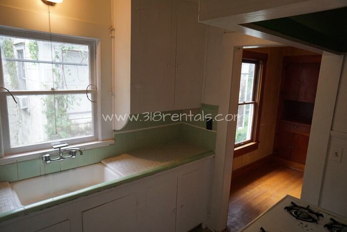 654 Columbia St - Photo 5 of 10