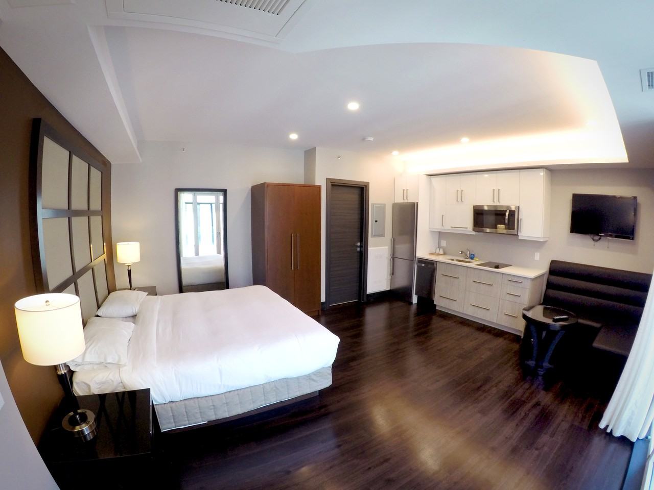 1245 Rue Saint-André - Photo 2 of 9