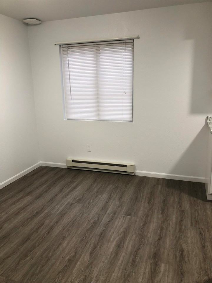 902 S. FRANKLIN ST.__130 - Photo 3 of 3