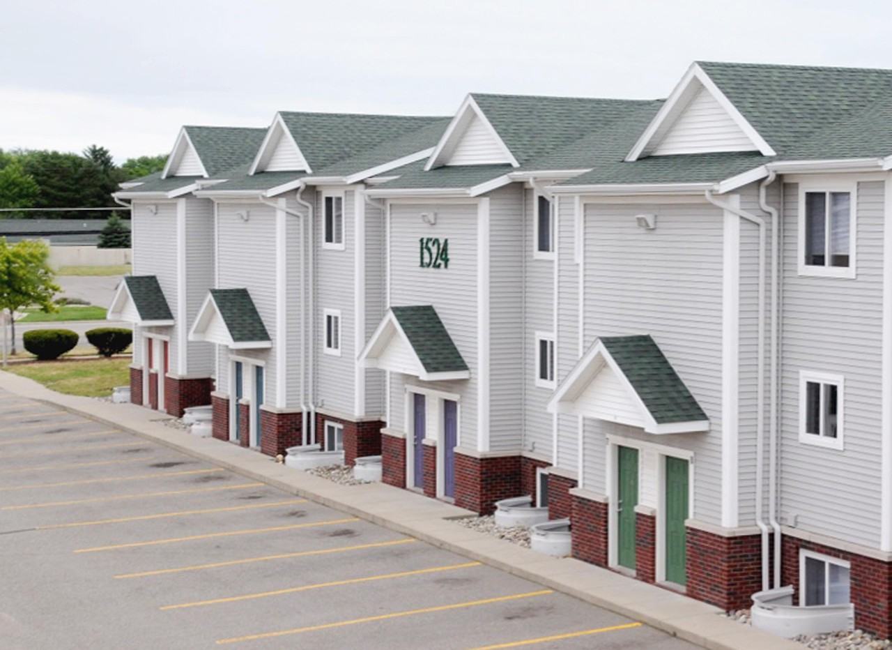 WESTERN ISLANDS APTS__116 - Photo 2 of 7