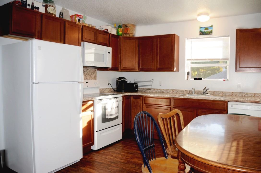 1023 S. MAIN__180 - Photo 3 of 6