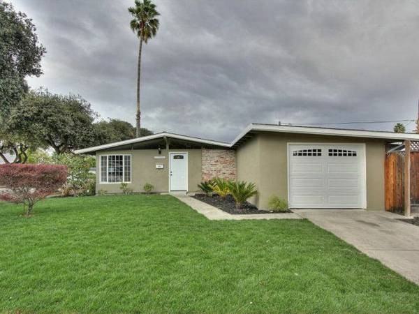 761 Lakeknoll Dr - Photo 2 of 9