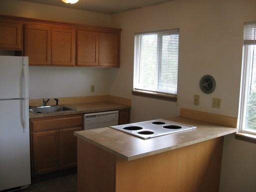 9905 SW Hall Blvd #2 - Photo 3 of 6