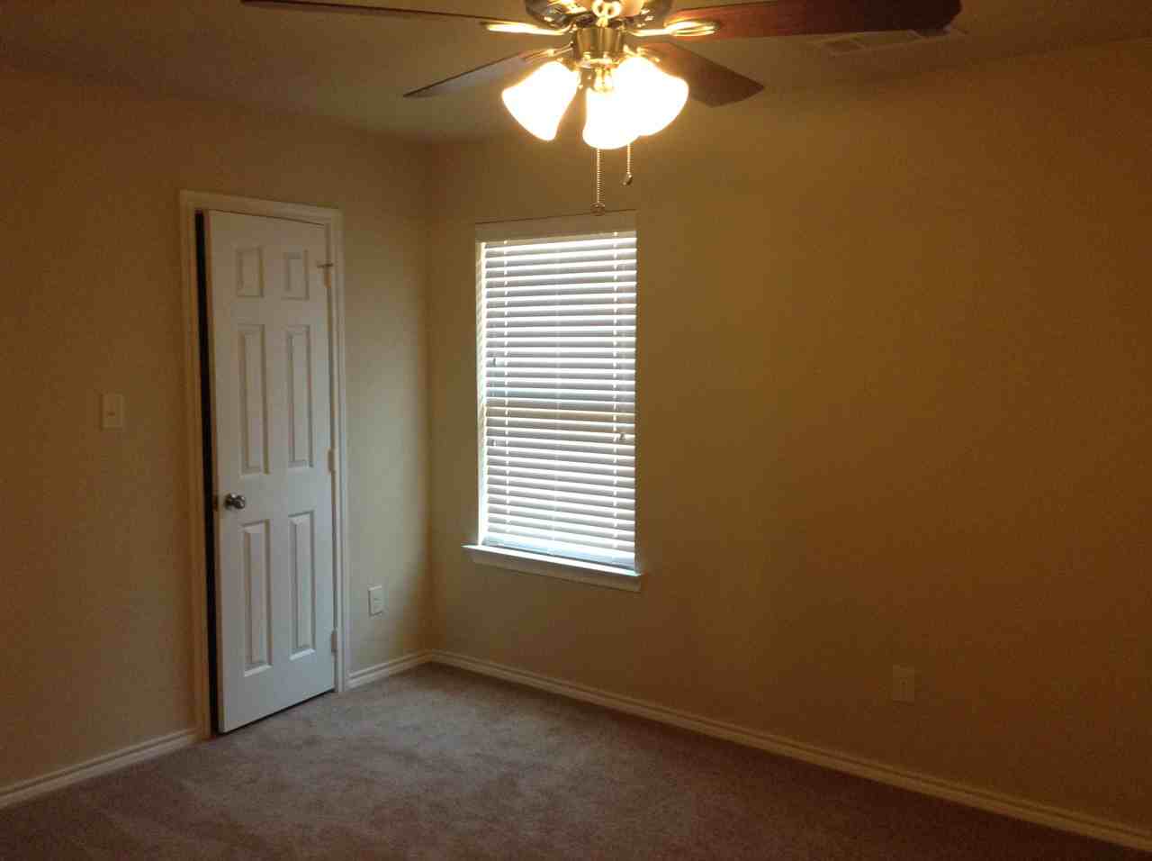 12100 Vista Oak Blvd #1 - Photo 7 of 11