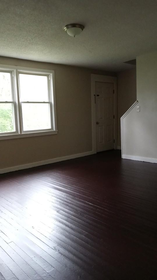 24 Shelley Ct #24 - Photo 3 of 11