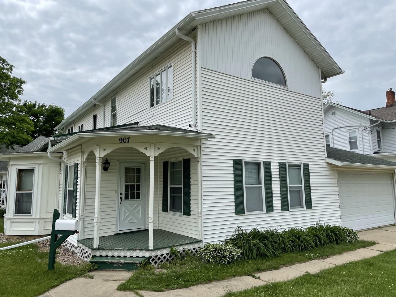 907 W 2nd Ave & 1003 10th St - 907 #907 - Photo 2 of 11