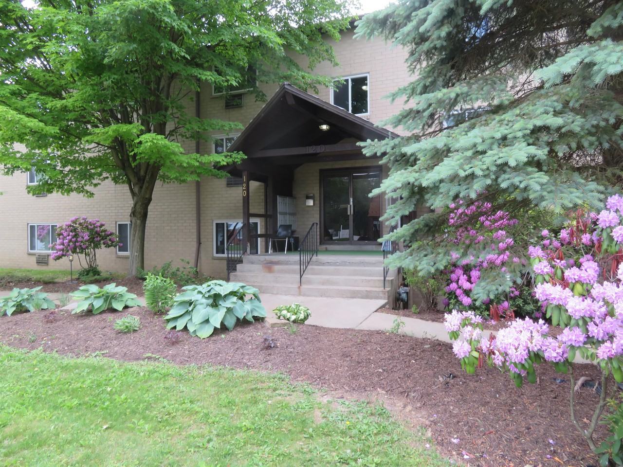 120 Foxwood Road #26 - Photo 7 of 9