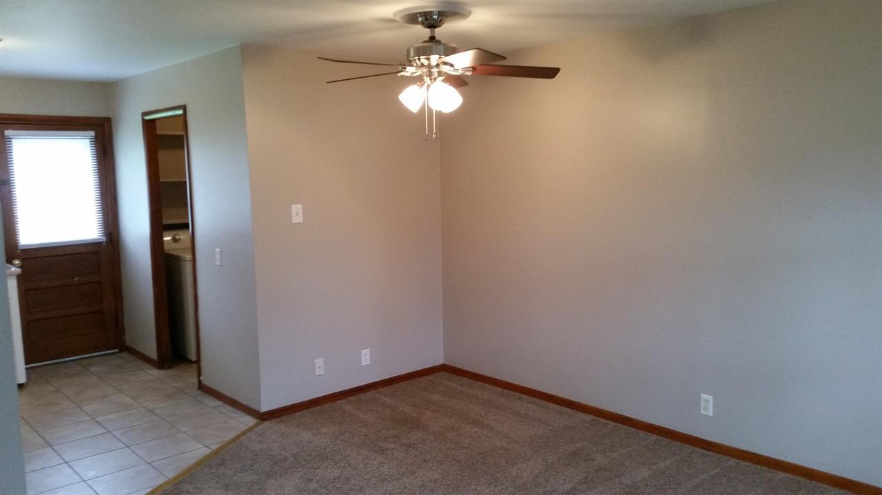 502 Ne Freeman Ave #2 - Photo 5 of 8