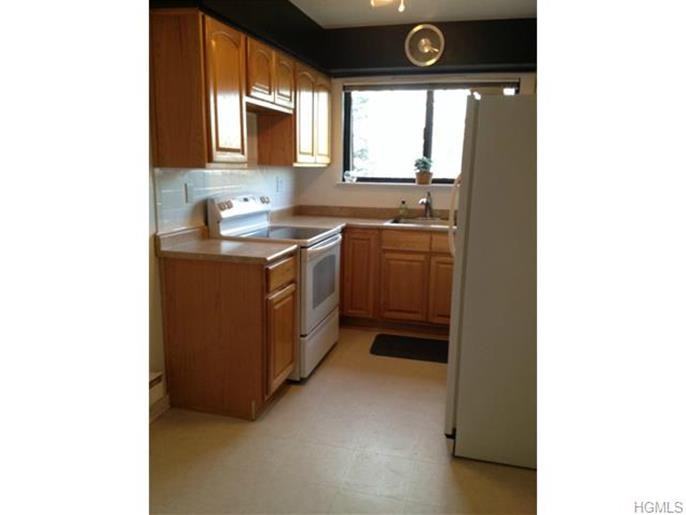 216 Richard Ct - Photo 3 of 11