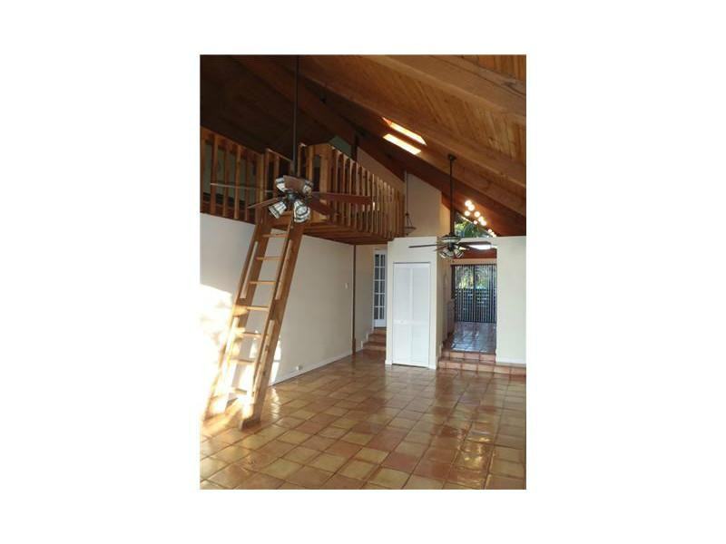 517 N University Dr - Photo 3 of 13