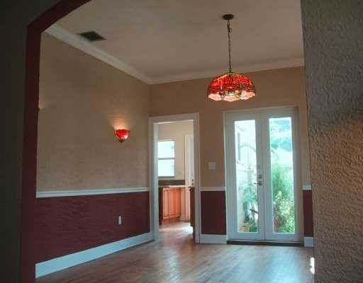 1503 Tunis St - Photo 3 of 4