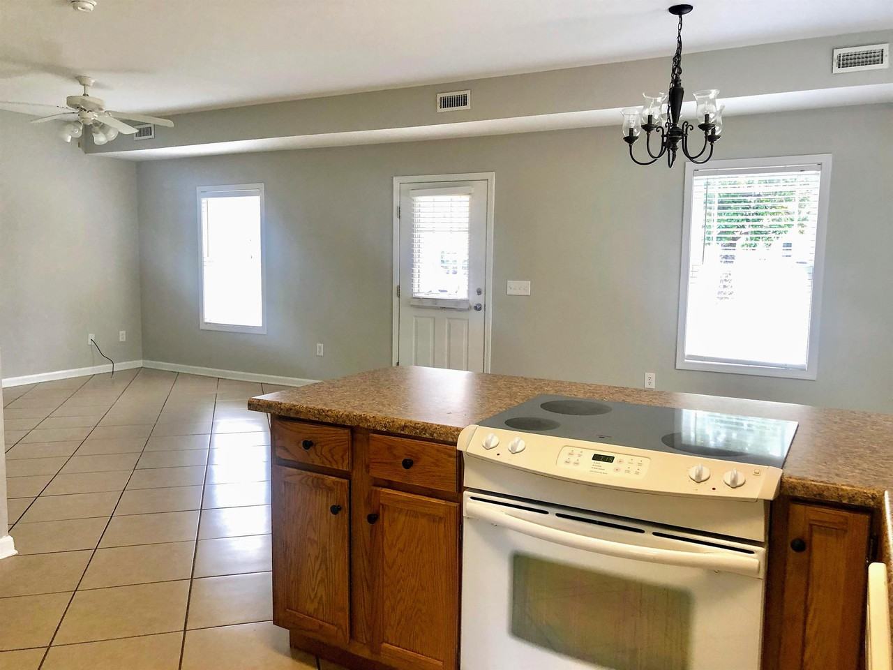 1215 14th Ave #1 - Photo 6 of 26