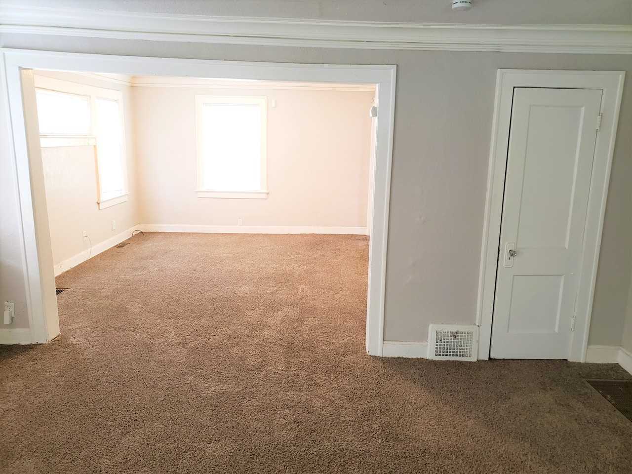 5524 Woodland Ave #1 - Photo 4 of 17