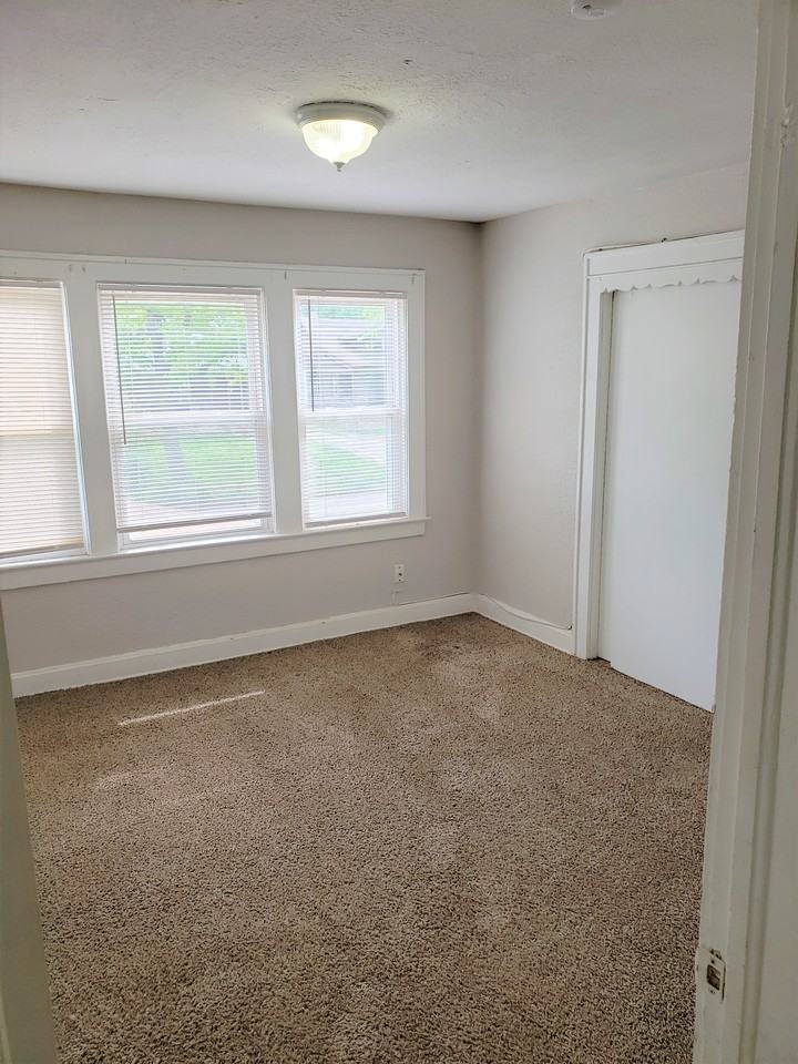 5524 Woodland Ave #1 - Photo 6 of 17