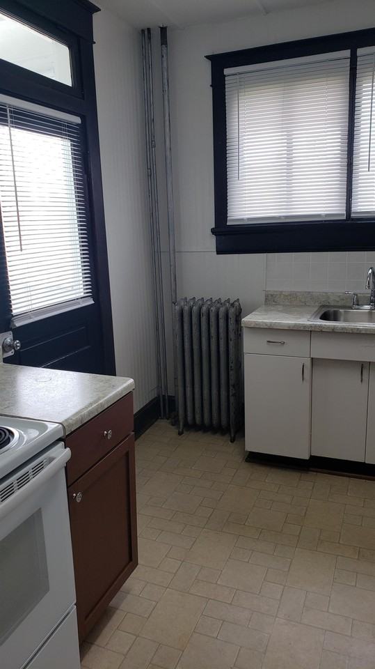 322 N Hart St #1 - Photo 2 of 32