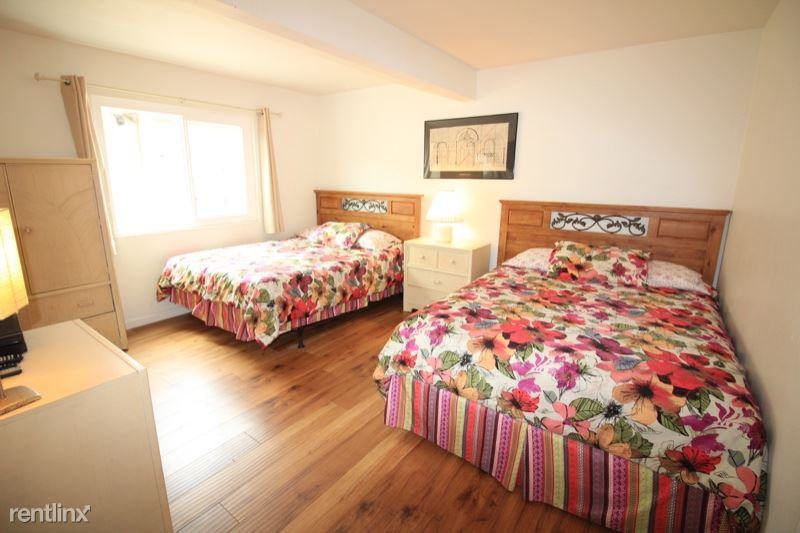 822 Island Ct - Photo 3 of 44