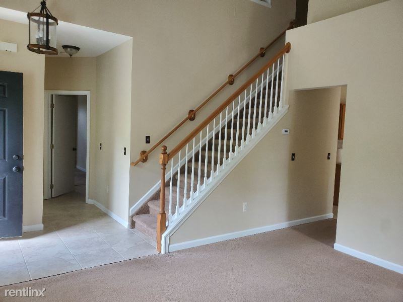 185 Morgan Dr - Photo 3 of 12