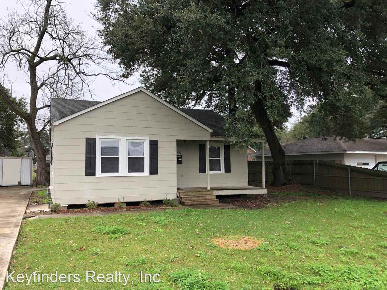 611 Avenue G - Photo 2 of 25