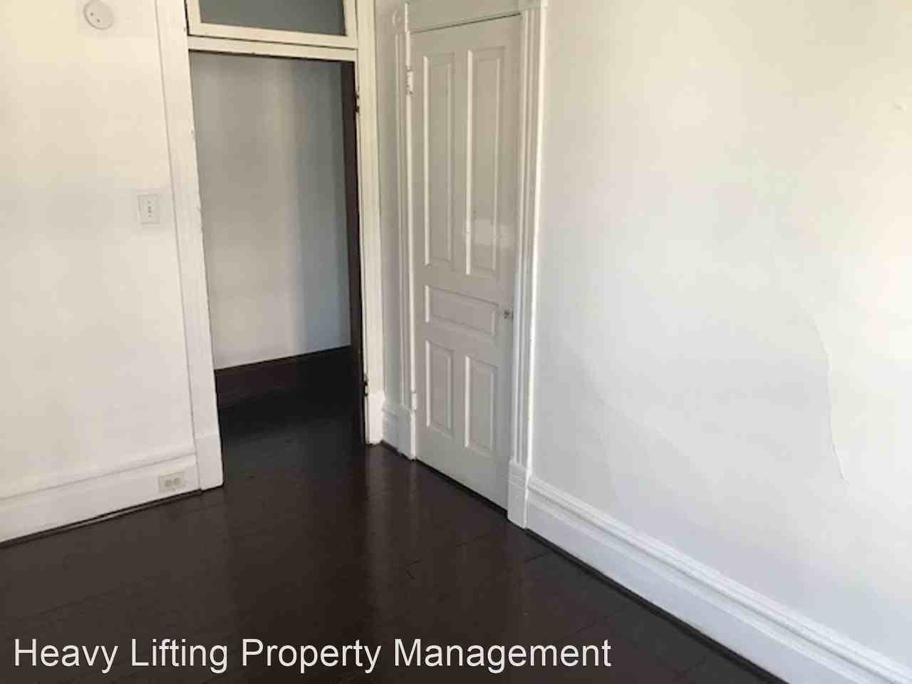 324 Pine St - Photo 3 of 8