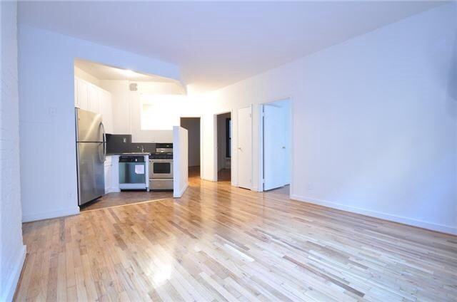 E 95th St #3C - Photo 2 of 7