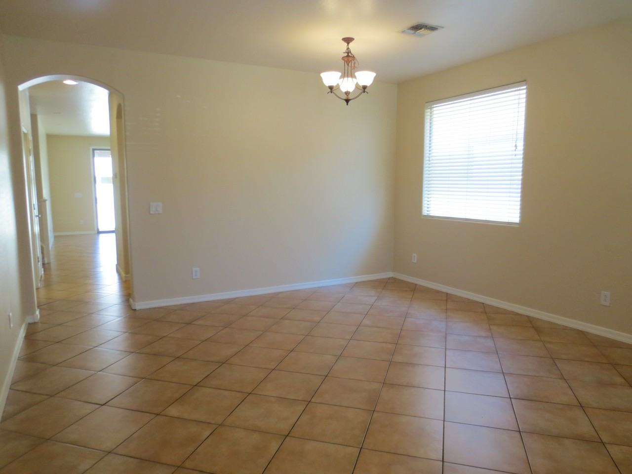 15288 W Edgemont Ave - Photo 3 of 27