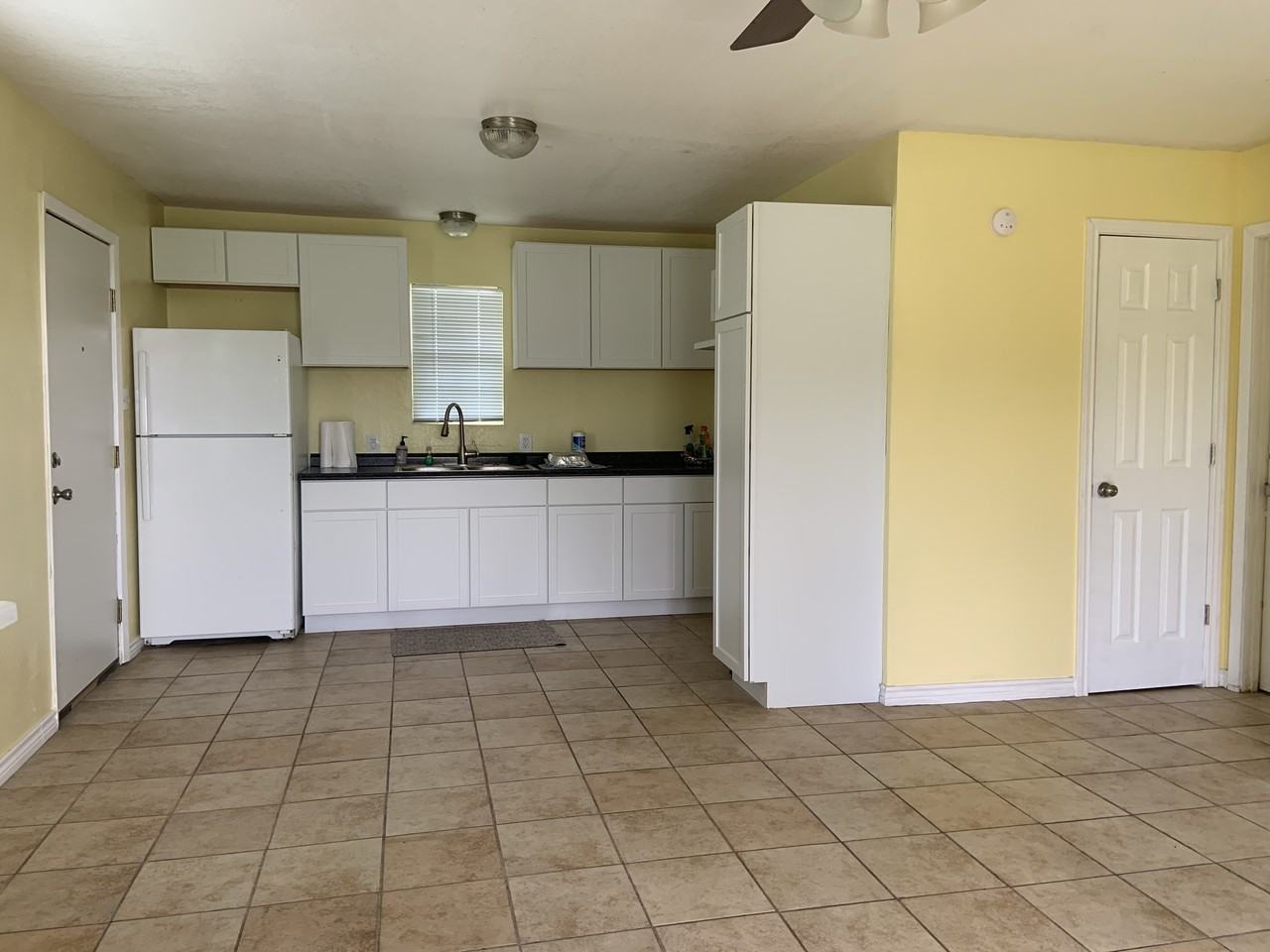 322 N 7th St - Photo 2 of 8