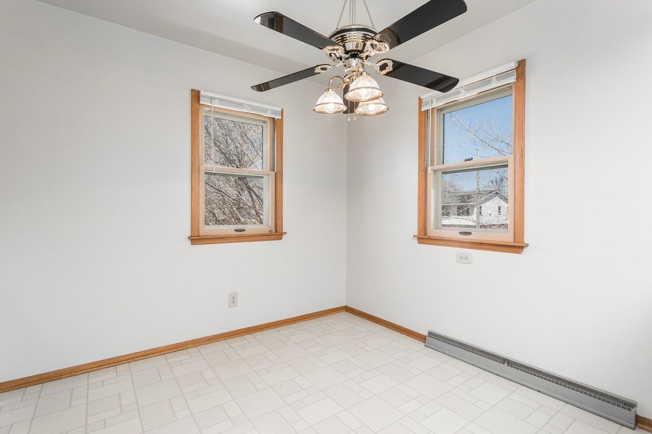 123 Grand Ave - Photo 2 of 11