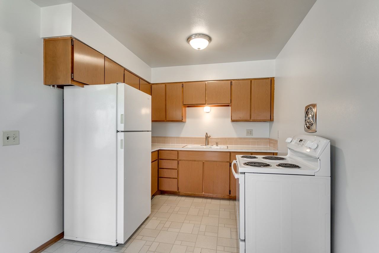 123 Grand Ave - Photo 3 of 11