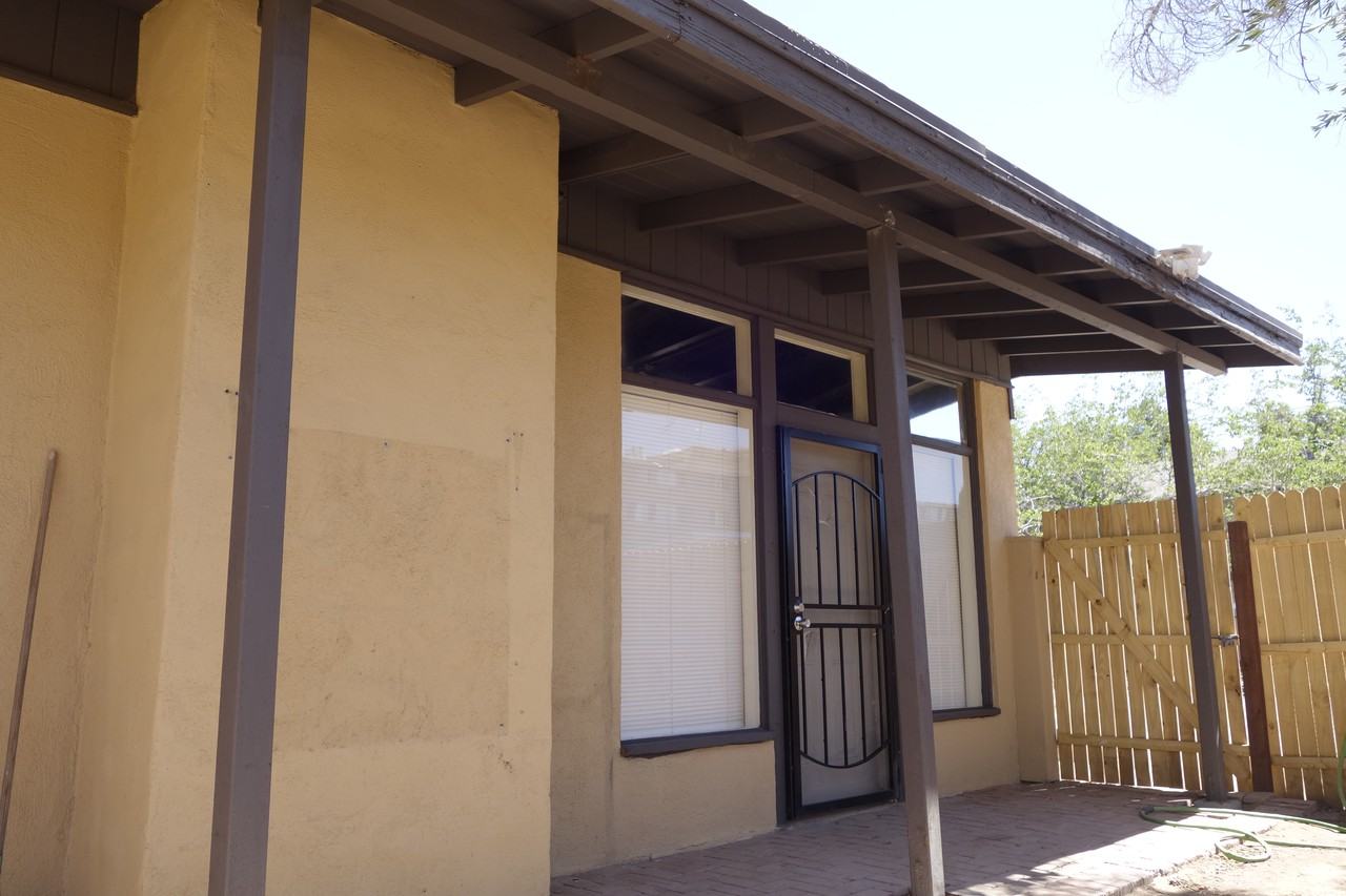 2531 N Winstel Blvd - Photo 2 of 14