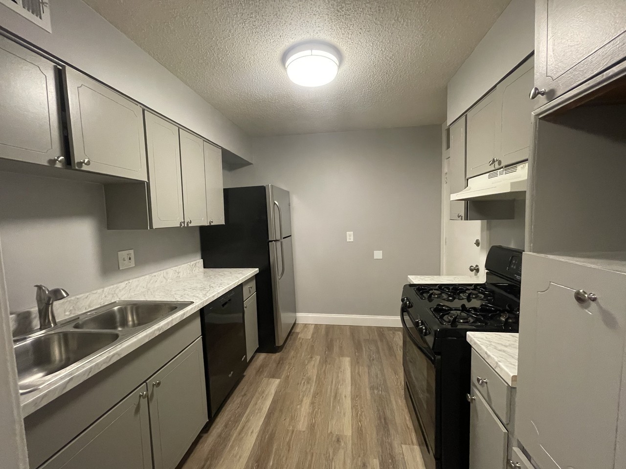 151 N Belvedere Blvd - Photo 3 of 15