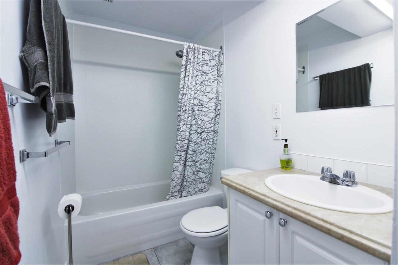 403 Peach Tree Lane - Photo 3 of 13