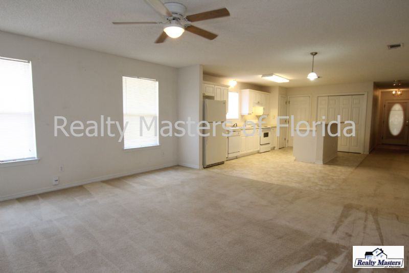 1054 Simpson St - Photo 2 of 17