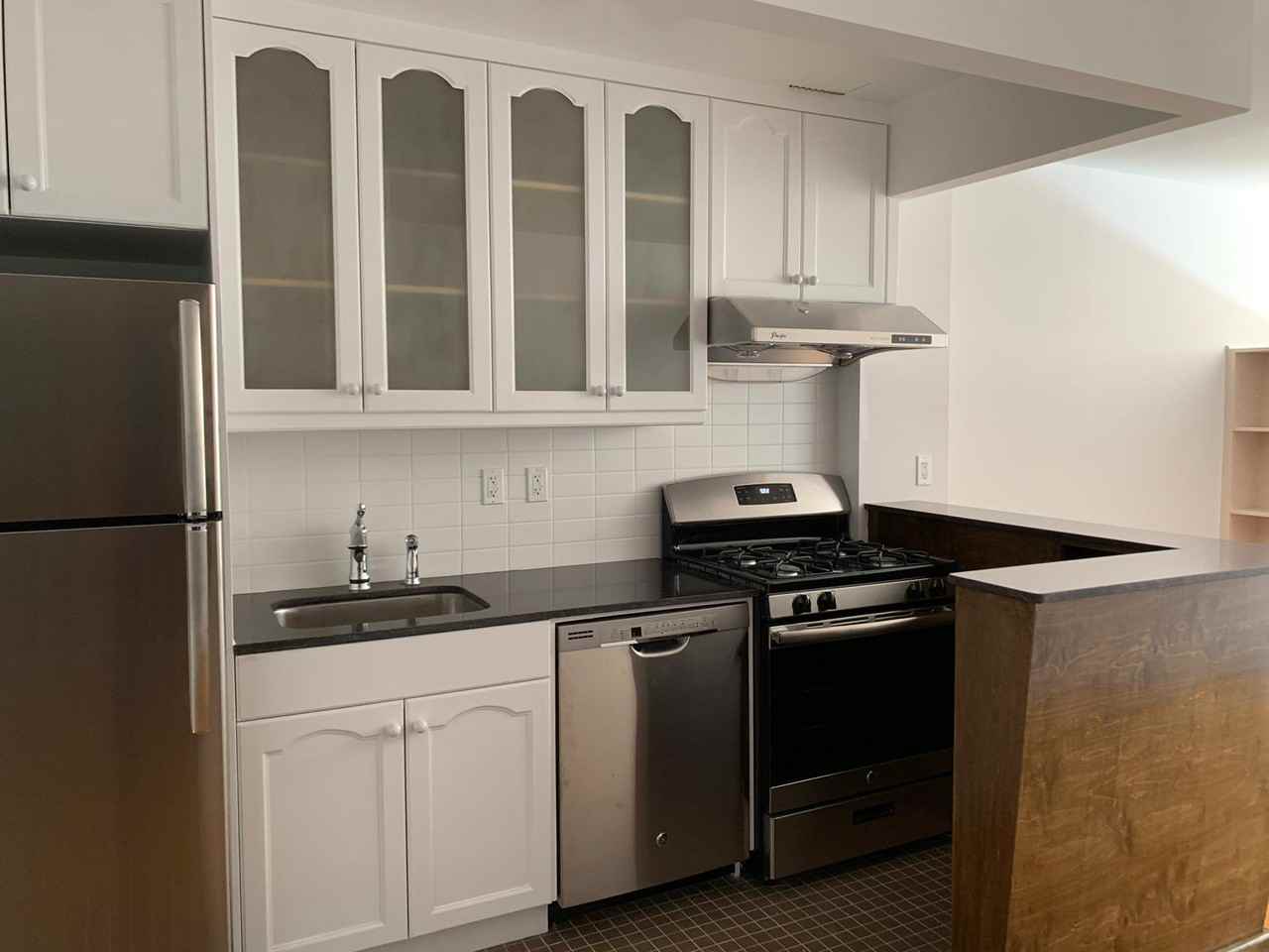 33-43 Junction Boulevard - Photo 3 of 6