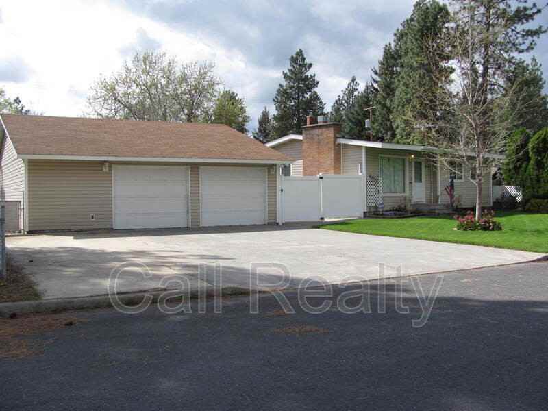 6915 N Calispel St - Photo 2 of 16