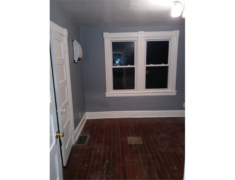 33-35 East Raymond Street #3 - Photo 2 of 13