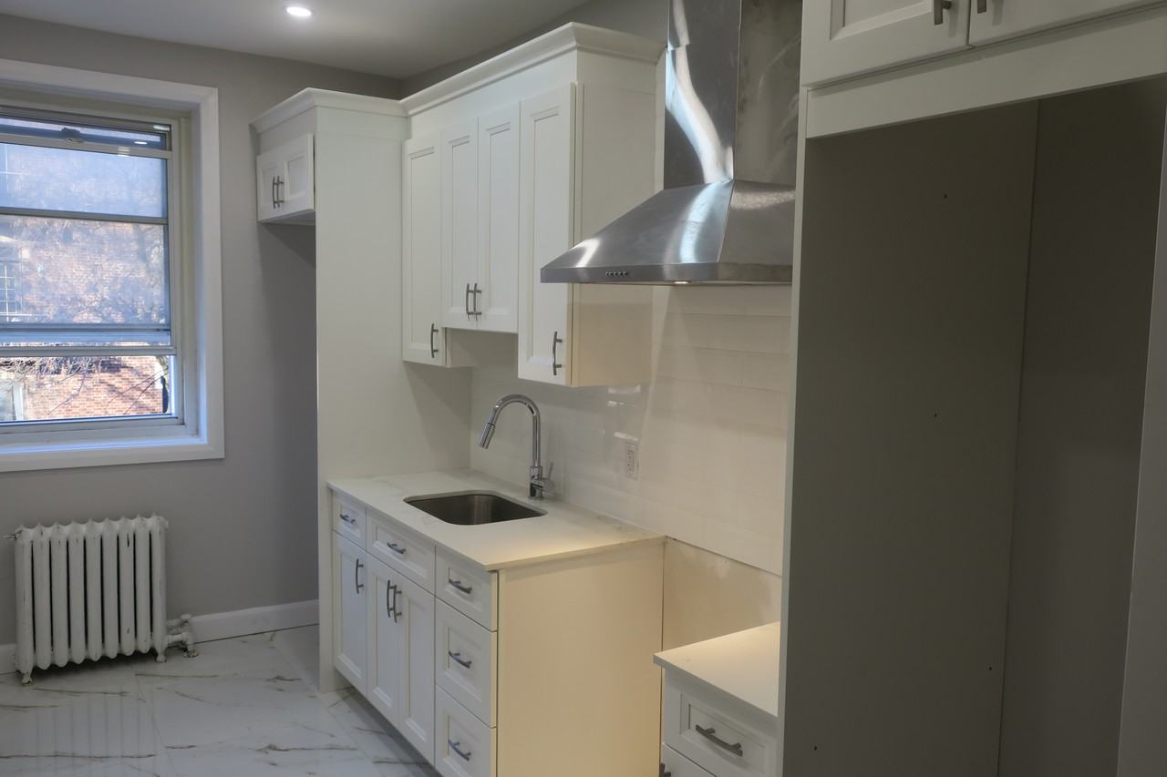 1620 Avenue Van Horne #3 - Photo 3 of 13